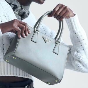 PRADA GALLERIA SAFFIANO MEDIUM GRAY